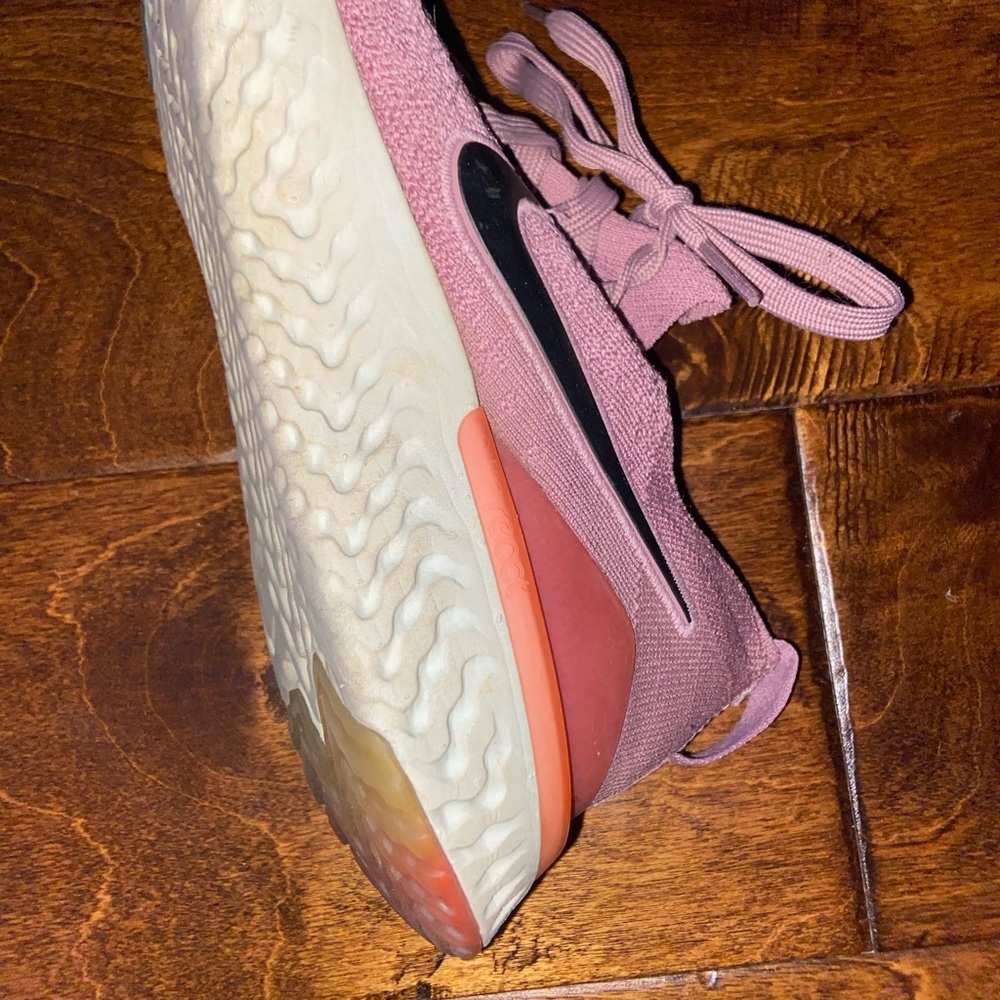 nike epic react tennis shoes - Picture 5 of 5